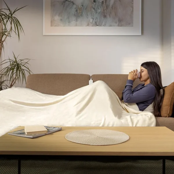 Imagen 5 La manta eléctrica Cecotec HeatConfort Calma de 180x130 cm proporciona un calor suave, uniforme y regulable para disfrutar del máximo confort en el hogar.