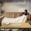 Imagen 6 Manta eléctrica Cecotec HeatConfort Calma de 160x130 cm. Proporciona calor uniforme, textura suave y protección contra sobrecalentamiento para el invierno.